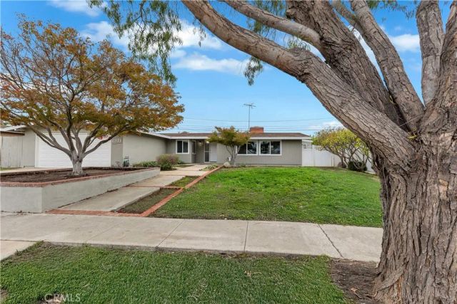 2371 Rutgers, Costa Mesa, CA 92626