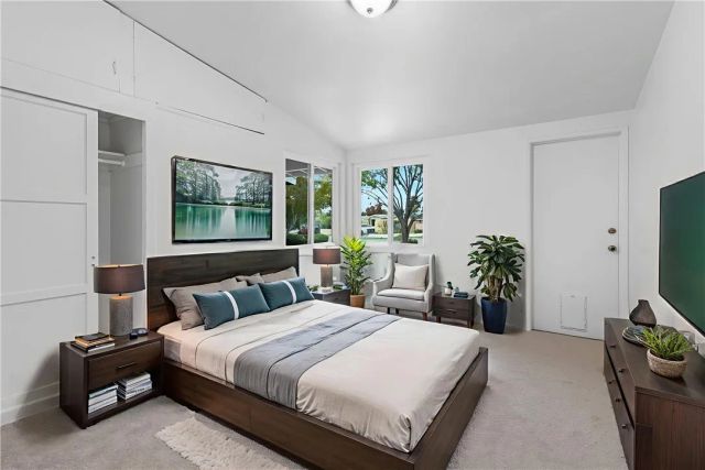 2371 Rutgers, Costa Mesa, CA 92626