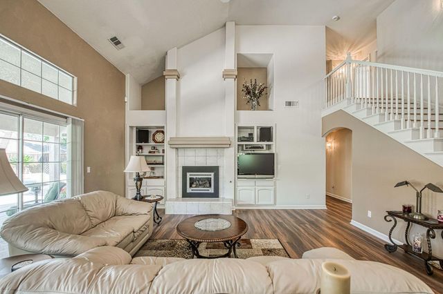 860 E Dartmouth Drive, Fresno, CA 93730