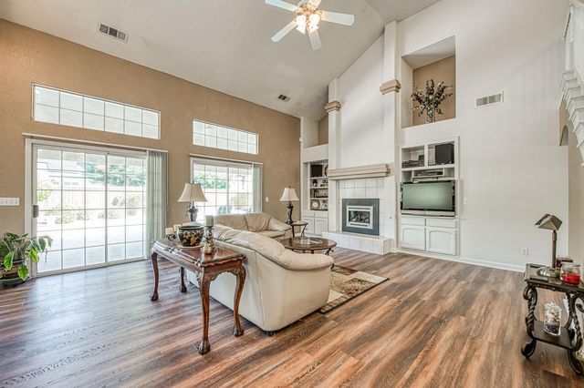 860 E Dartmouth Drive, Fresno, CA 93730