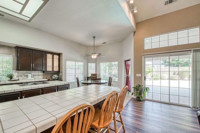 860 E Dartmouth Drive, Fresno, CA 93730
