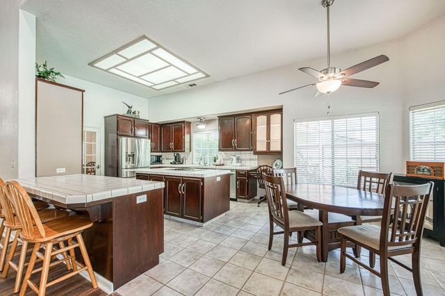 860 E Dartmouth Drive, Fresno, CA 93730