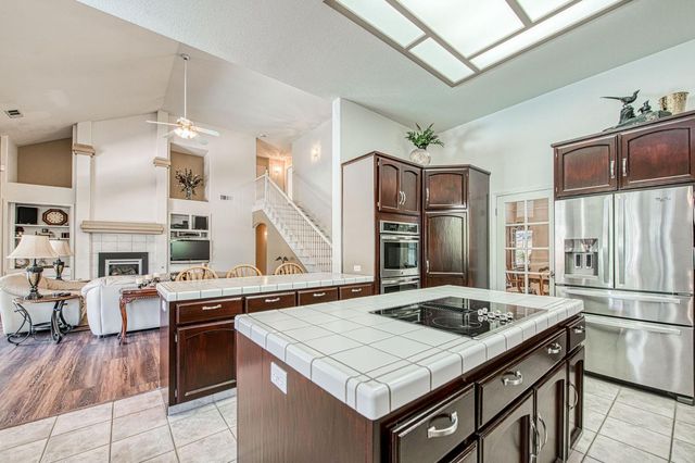 860 E Dartmouth Drive, Fresno, CA 93730