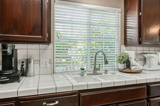 860 E Dartmouth Drive, Fresno, CA 93730
