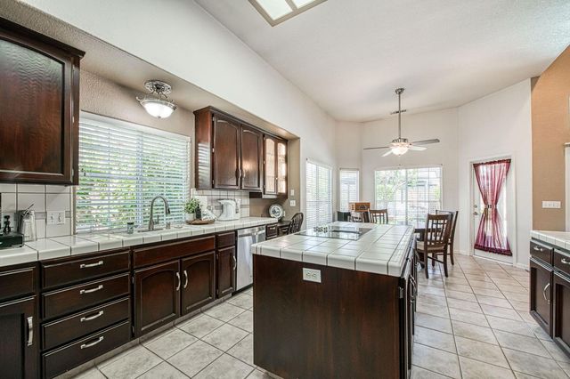 860 E Dartmouth Drive, Fresno, CA 93730