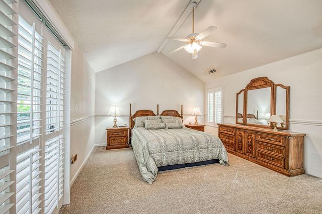 860 E Dartmouth Drive, Fresno, CA 93730