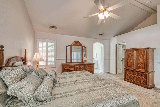 860 E Dartmouth Drive, Fresno, CA 93730