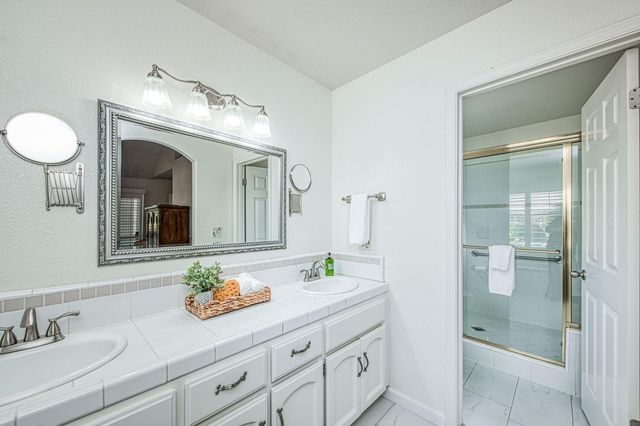 860 E Dartmouth Drive, Fresno, CA 93730