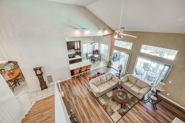 860 E Dartmouth Drive, Fresno, CA 93730