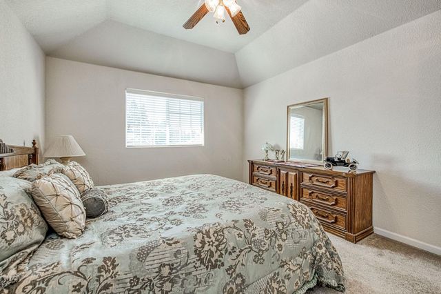860 E Dartmouth Drive, Fresno, CA 93730