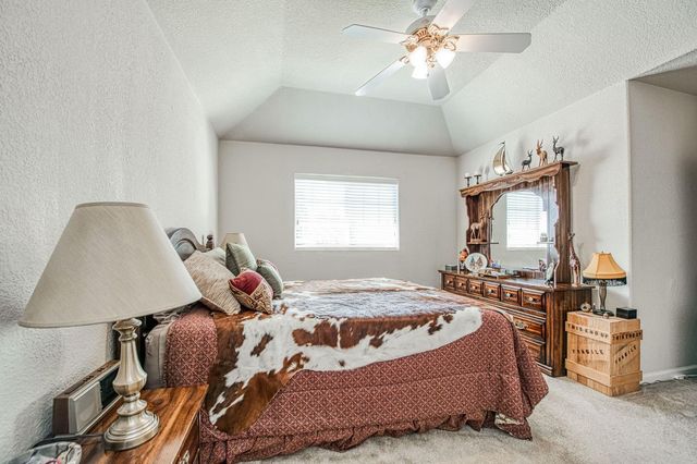 860 E Dartmouth Drive, Fresno, CA 93730