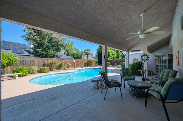 860 E Dartmouth Drive, Fresno, CA 93730
