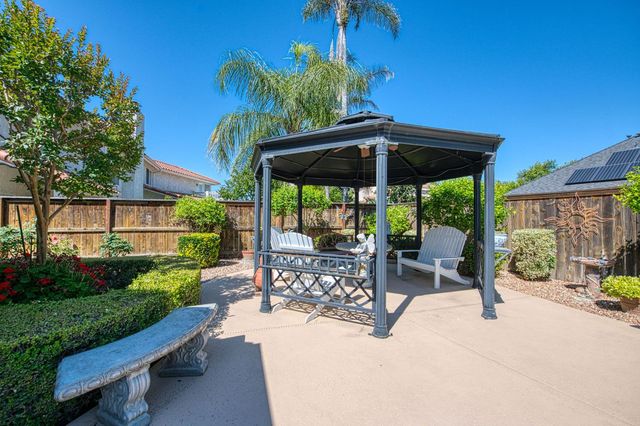 860 E Dartmouth Drive, Fresno, CA 93730