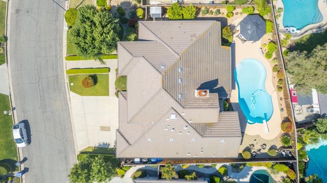 860 E Dartmouth Drive, Fresno, CA 93730