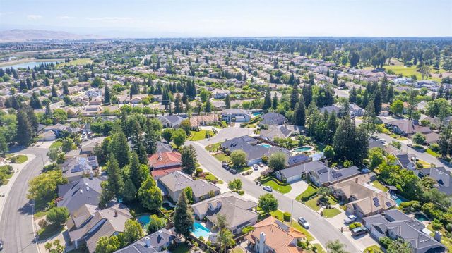 860 E Dartmouth Drive, Fresno, CA 93730