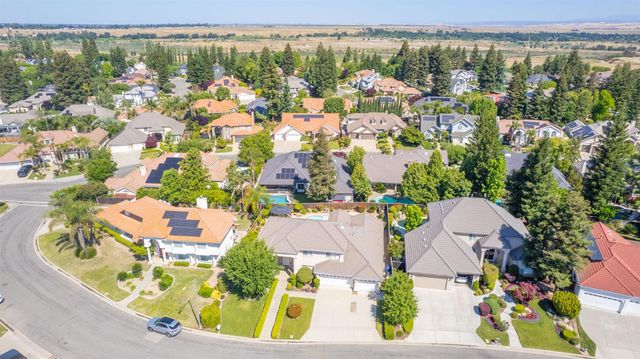 860 E Dartmouth Drive, Fresno, CA 93730