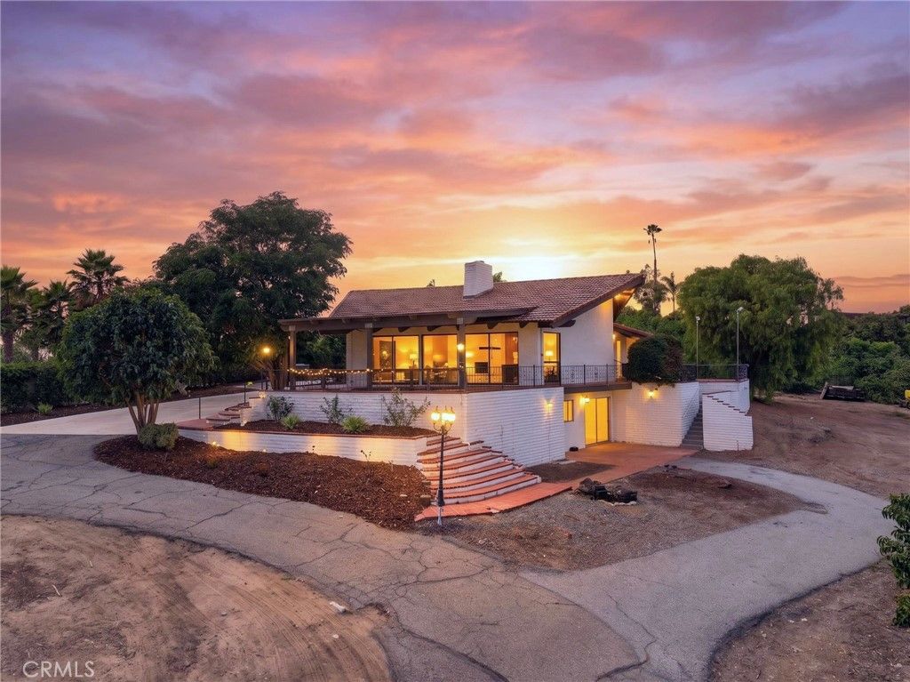 2801 E Mission Road, Fallbrook, CA 92028 — exterior