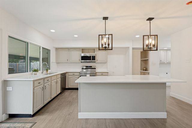 1525 Cherokee Trail, Plano, TX 75023