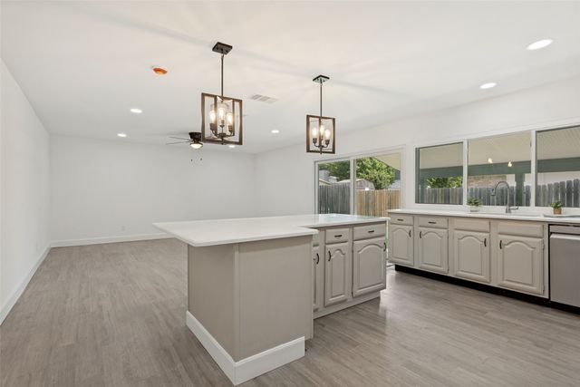 1525 Cherokee Trail, Plano, TX 75023