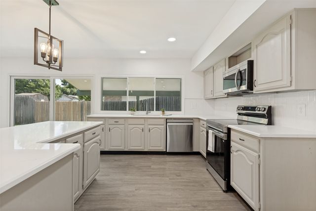 1525 Cherokee Trail, Plano, TX 75023