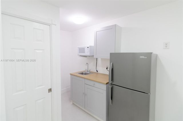 5803 Buchanan St, Hollywood, FL 33021