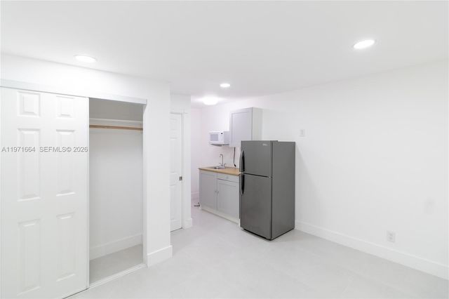 5803 Buchanan St, Hollywood, FL 33021