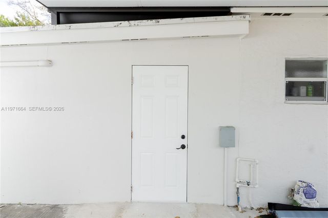 5803 Buchanan St, Hollywood, FL 33021