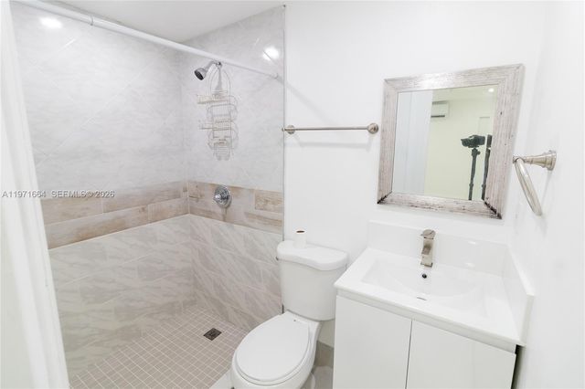 5803 Buchanan St, Hollywood, FL 33021