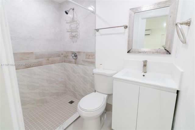 5803 Buchanan St, Hollywood, FL 33021