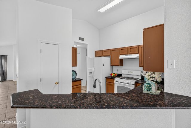 8837 S Desert Rainbow Drive, Tucson, AZ 85747