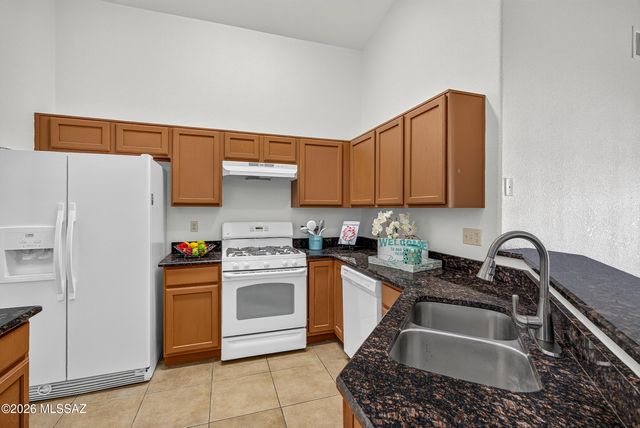 8837 S Desert Rainbow Drive, Tucson, AZ 85747