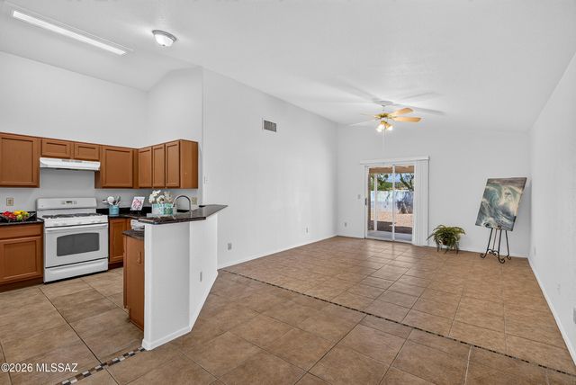 8837 S Desert Rainbow Drive, Tucson, AZ 85747