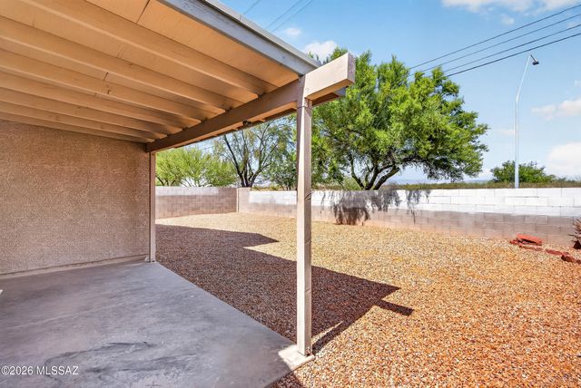 8837 S Desert Rainbow Drive, Tucson, AZ 85747