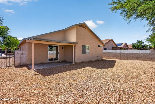 8837 S Desert Rainbow Drive, Tucson, AZ 85747