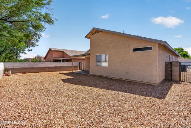 8837 S Desert Rainbow Drive, Tucson, AZ 85747