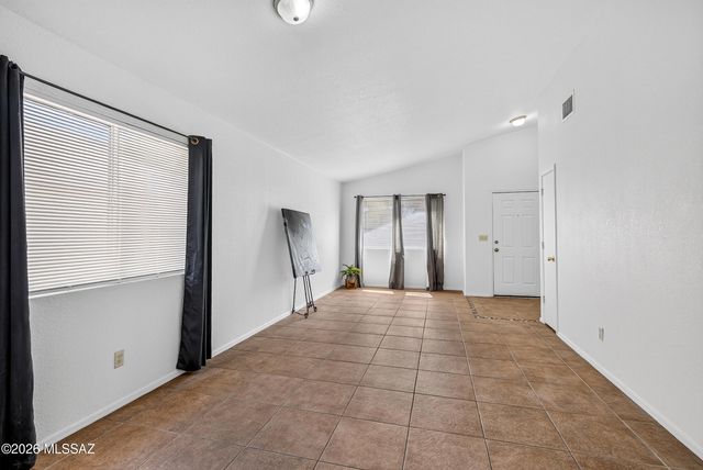8837 S Desert Rainbow Drive, Tucson, AZ 85747