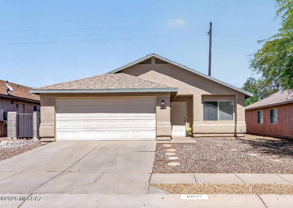 8837 S Desert Rainbow Drive, Tucson, AZ 85747