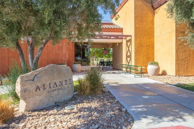 7839 Lyrebird Drive, North Las Vegas, NV 89084