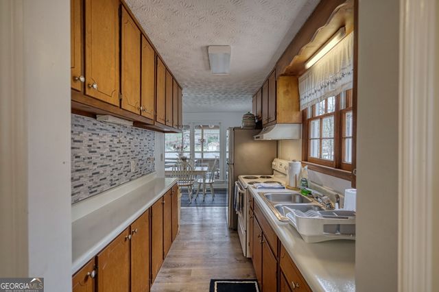 1697 County Line Extension, Mansfield, GA 30055