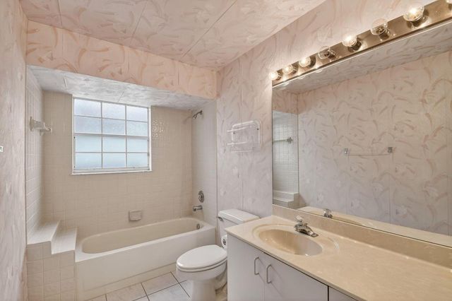 6121 Bay Isles Drive, Boynton Beach, FL 33437