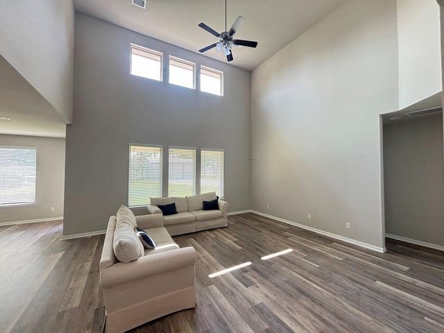 6263 Rolling Hills Road, Conroe, TX 77303