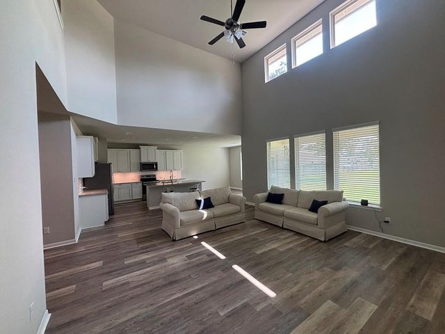 6263 Rolling Hills Road, Conroe, TX 77303