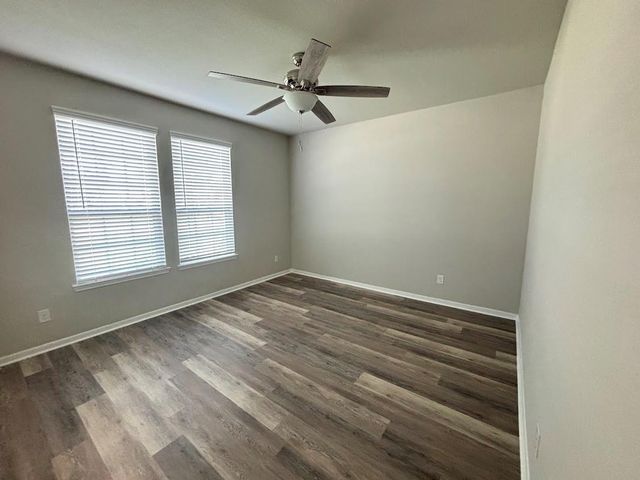 6263 Rolling Hills Road, Conroe, TX 77303