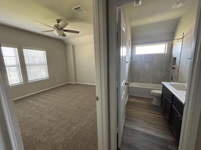 6263 Rolling Hills Road, Conroe, TX 77303