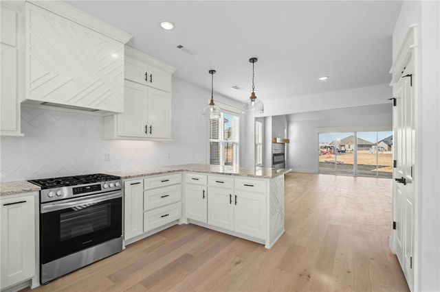 7004 High Meadow Boulevard, Bentonville, AR 72713