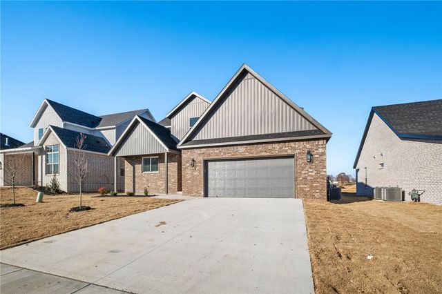 7004 High Meadow Boulevard, Bentonville, AR 72713