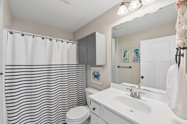 1100 Susan Lane, Roberts, WI 54023