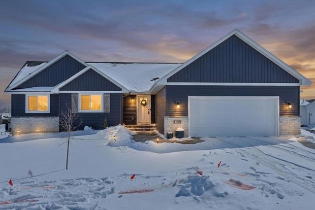 1100 Susan Lane, Roberts, WI 54023