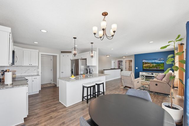 1100 Susan Lane, Roberts, WI 54023