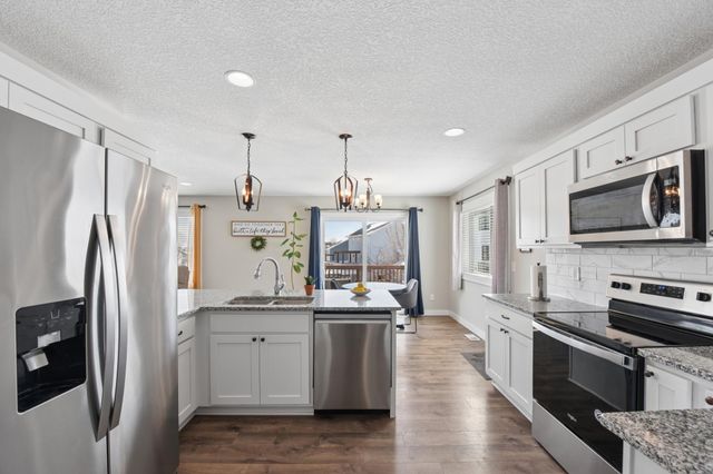 1100 Susan Lane, Roberts, WI 54023